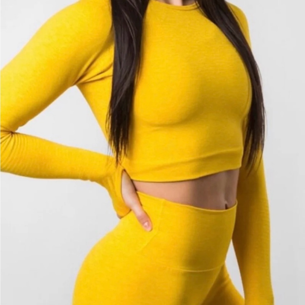Alphalete Revival Long Sleeve Crop Top